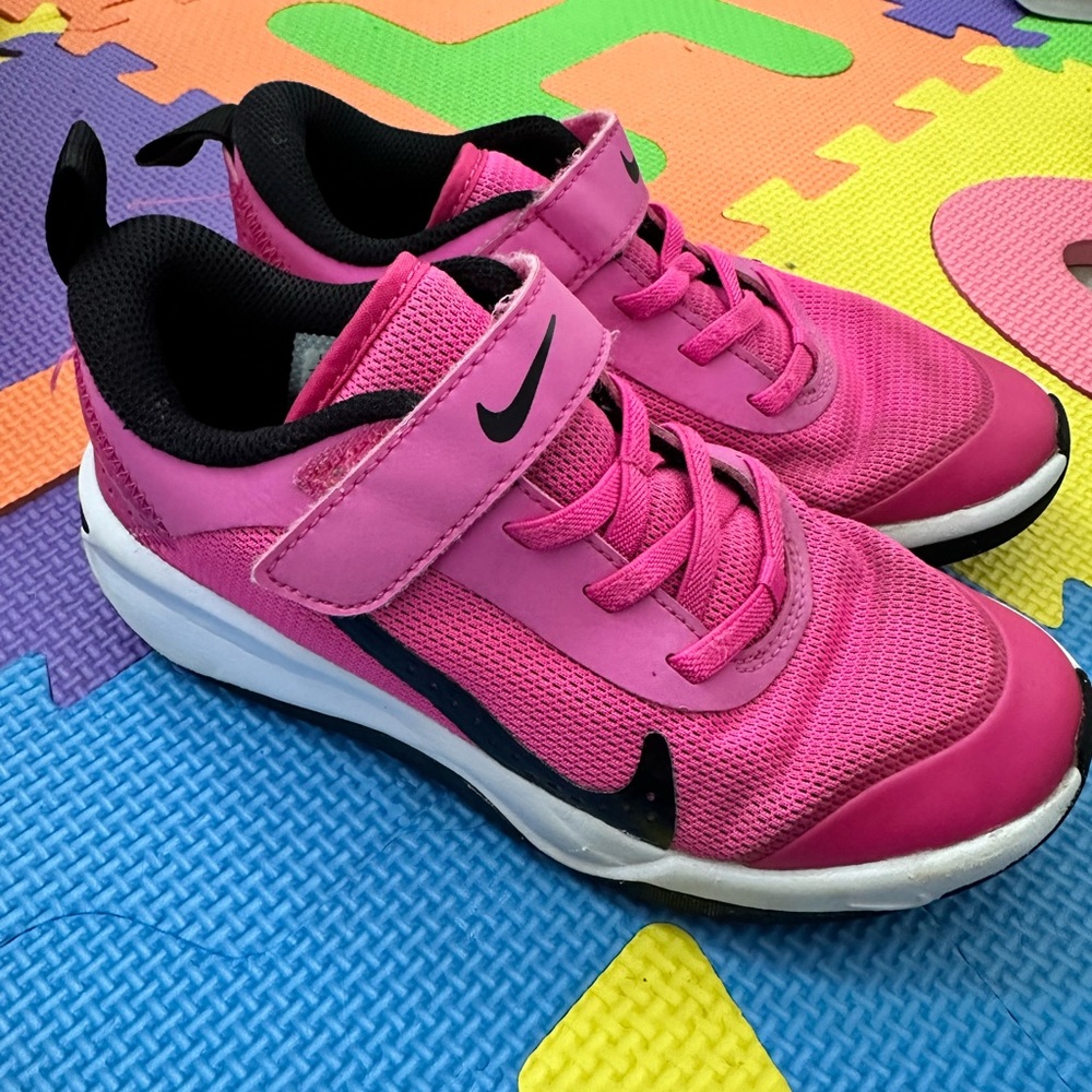 Nike Kids Fuchsia Sneakers with Black Accents